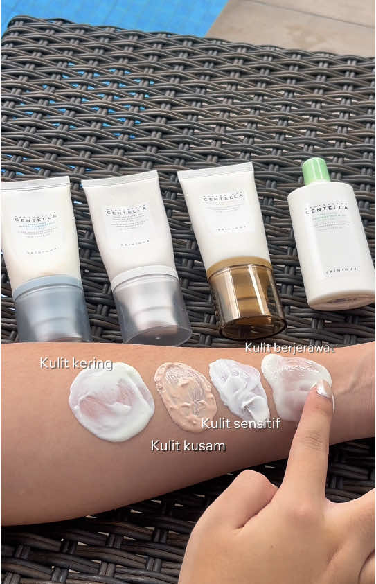 Sunscreen mana yang andalan kalian?🩵🤍🤎💚 #RamadanEkstraSeru #Skincare #skincareroutine #SelfCare #TikTokBeauty #skin1004 #Madagascarcentella #serum #kbeauty #skintok #SKIN1004ID