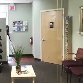 Broken bone? 👣No problem! 👨🏼‍⚕️ --- My goal is to always make the patient feel as comfortable as possible from the front door to the treatment room! Remember, they are scared 😳and nervous 😖and a smile goes a long way 😁😁😁 . . . I am a new doctor 👨‍⚕️starting out and want to inspire and educate people on their health and wellness! 