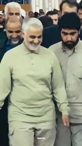 تواضع الحاج قاسم  #قاسم_سليماني #ابومهدي_المهندس #السيدعلي_السيستاني #زينب_قاسم_سليماني  #السيد_الخامنئي 