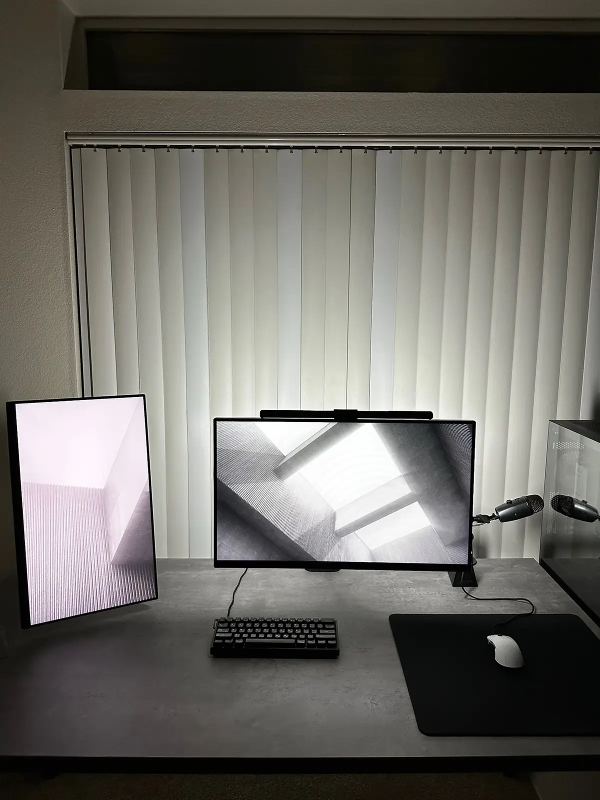 Greyscale #techtok #peripherals #gamingsetups #op18k #fyp #pcsetup #compsetup 