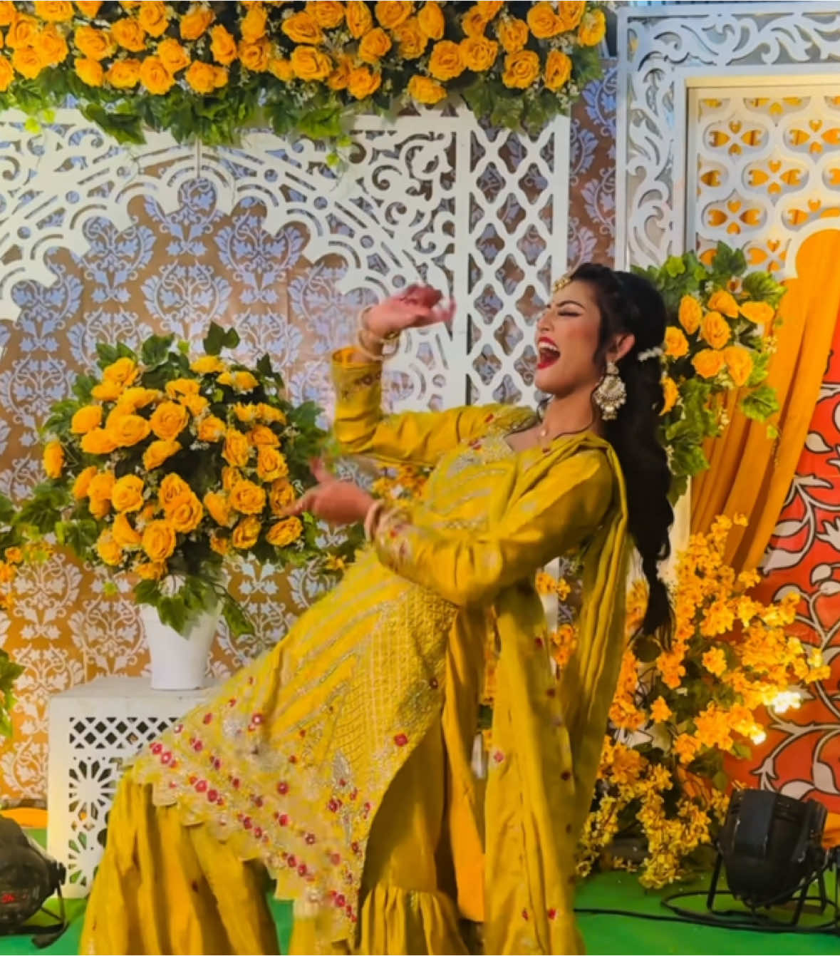 This song hits different 🔥❤️‍🔥💥 #song #dance #trending #caption #bollywood #energyticdance #capcut #edit #chiknichameli #fyp 