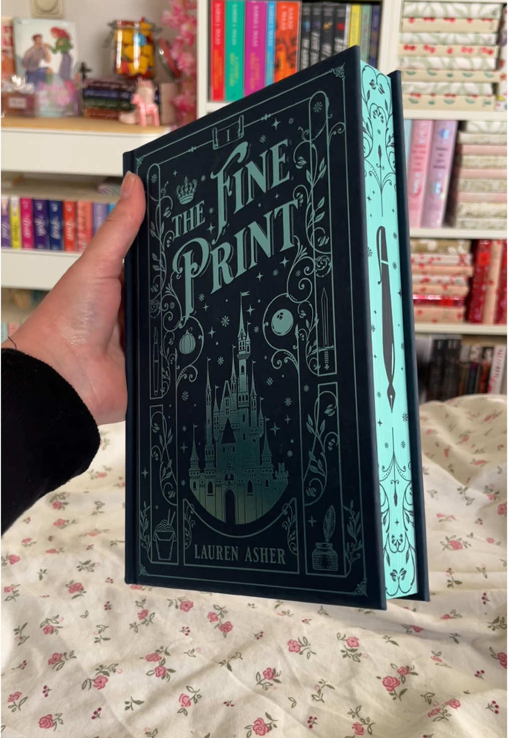 it’s so pretty and shiny 🥹 @Lauren Asher  #BookTok #books #reading #bookrecs #booktecommendations #romancebooks #laurenasher #thefineprint #unboxing #dreamlandbillionaires #laurenasherbooks #specialedition #specialeditionbooks #hardcover #sprayededges #bookhaul  booktok, books, reading, unboxing, book haul, special edition, lauren asher, the fine print, dreamland billionaires