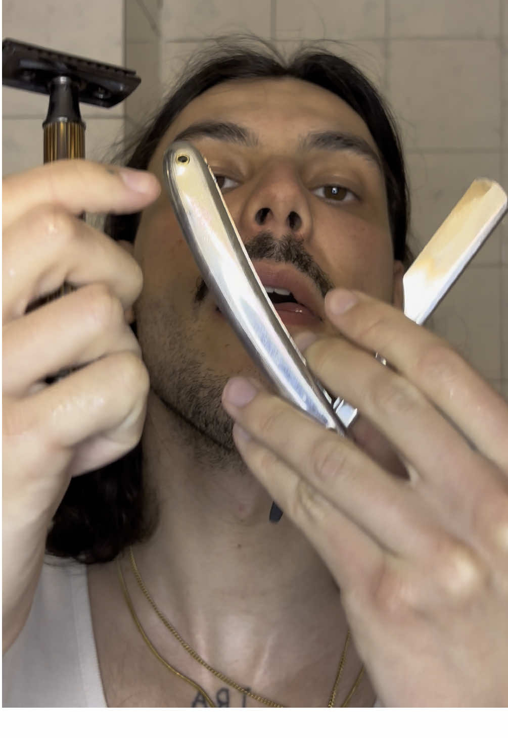 25/100 🩸ASMR SHAVING  PINK SHAVING FOAM 💈🌸 @Mirrorflex  RAZOR 🪒 @ZOMCHI  #asmr #shaving #fyp #viral #parati #sounds #barba #beard #man #gentleman #razor #afeitado #beard #oddlysatisfying #thebarber #tattoo 