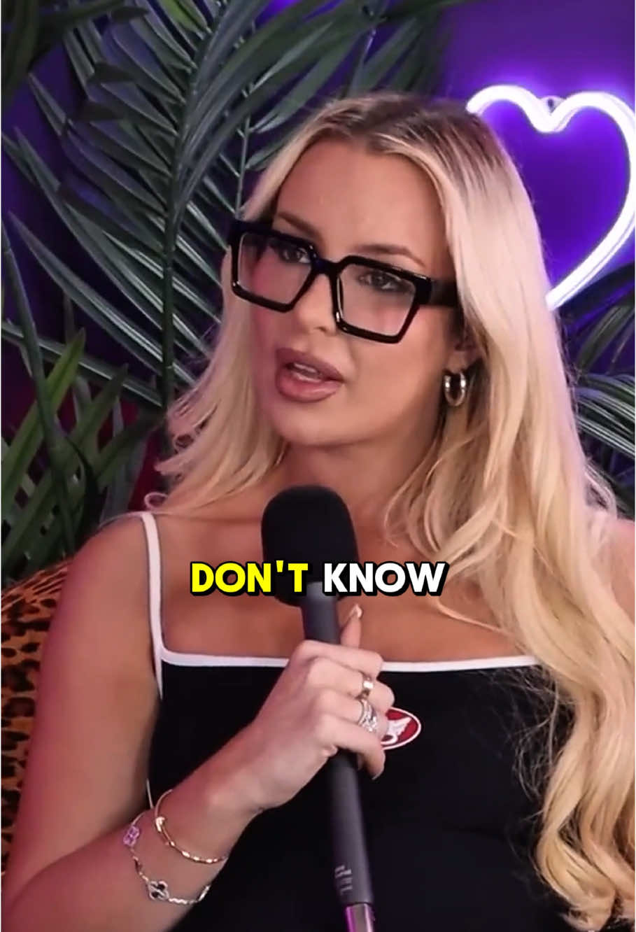 CALL #1 A STORY FOR THE GIRLS ABOUT A TERRIBLE SANDWICH 🤣😍 #cancelled #cancelledpodcast #tanamongeau #podcast #podcastclips 