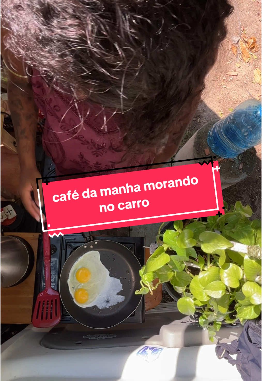 café da manhã morando no carro 