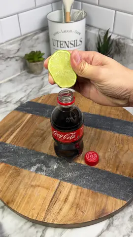 Add lemon to Coca-Cola and you will be amazed by the results!! #homehacks #cleaninghacks #LifeHack