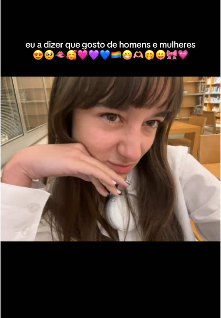 basicamente sofrer o dobro🤡 #wlw #wuhluhwuh #lgbt #🏳️‍🌈 #bisexual #bi #fy #fyp 