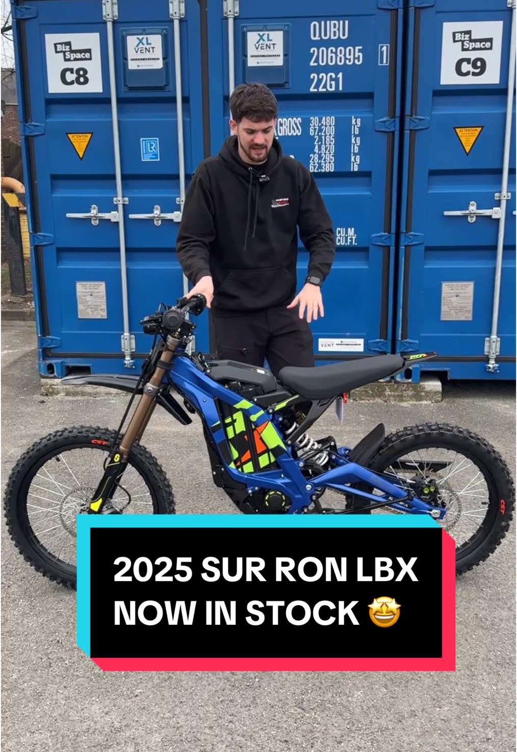 The 2025 SUR RON LIGHT BEE IS NOW IN STOCK! Loads of Improvements over the previous models for the same retail price 🤯 £3,999.95 with nationwide delivery and finance available  View the website for more information! #surron #lbx #dirtbike #ebike 