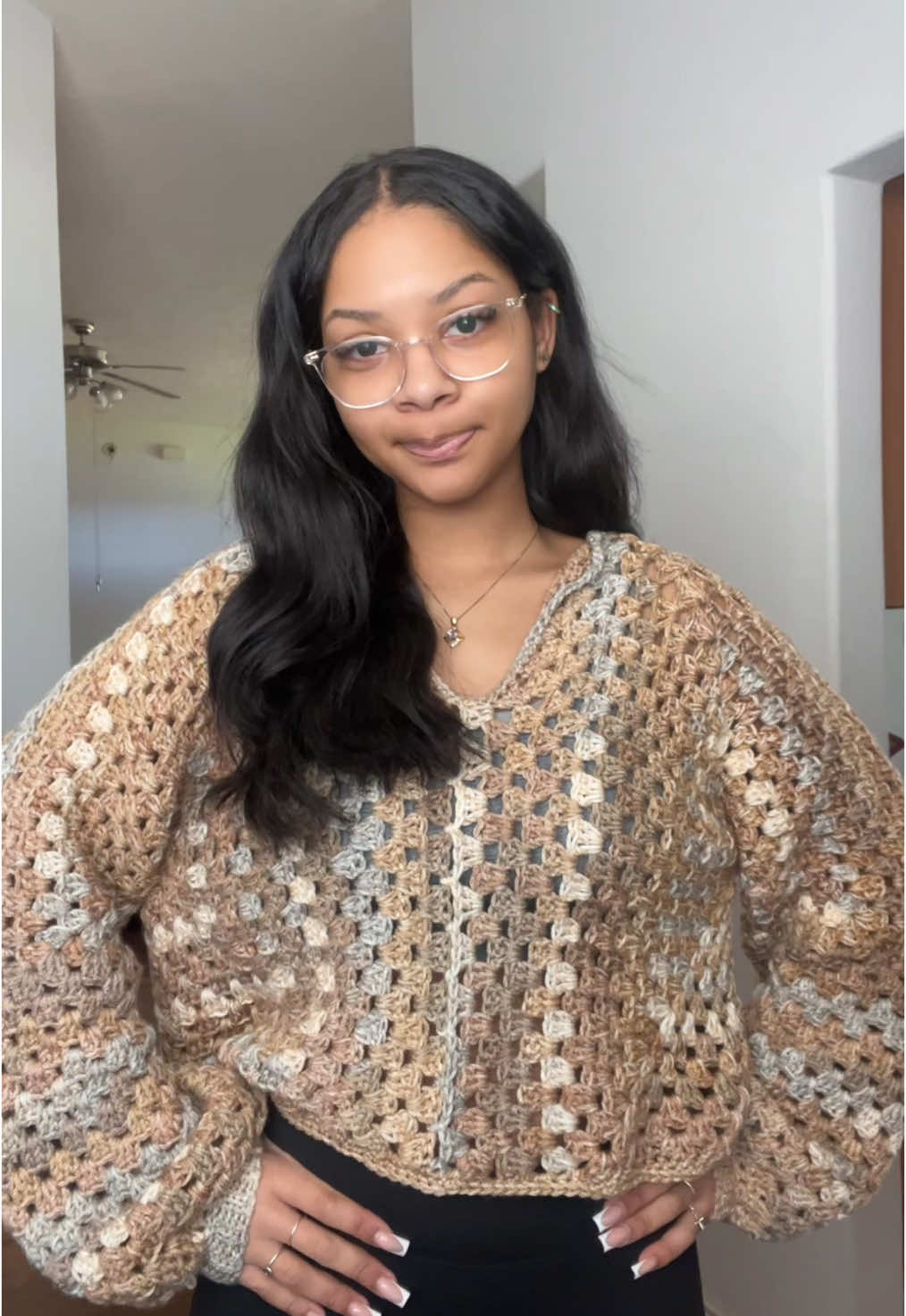 Sorry 😋 #fypシ #crochetwithme #crochetersoftiktok #viraltiktok #crochetsweater #crochetgrannysquare #crochethexagonsweater #crochetpattern 