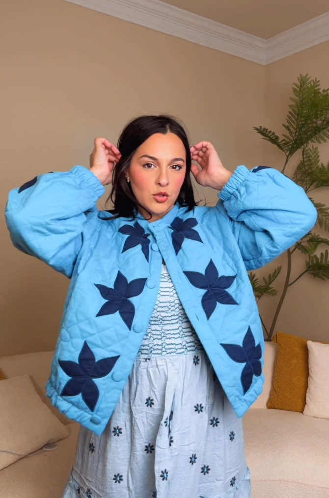 I CANT STOP LAUGHING AT THE BACK POCKET 😂🤣😂