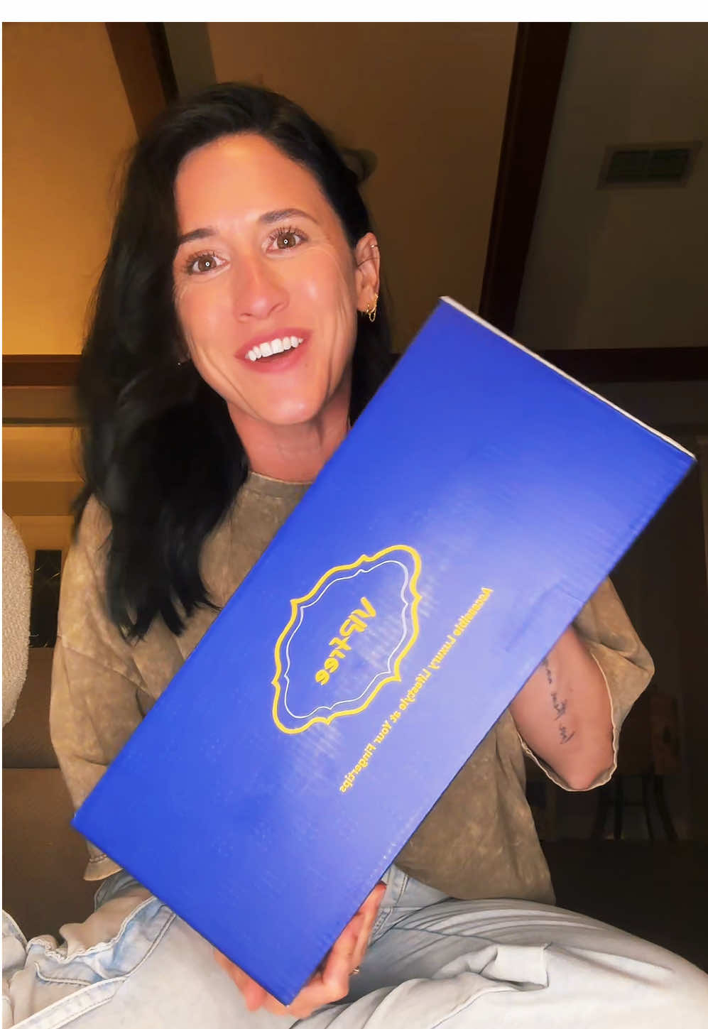 I am so stinking excited to sleep with this joker! 🤩🤩 It feels incredible to the touch and I know it’s gonna feel even better to sleep with! I’ll keep y’all updated in a couple weeks. #cool #pillow #relax #tiktokshop #tiktokfinds 