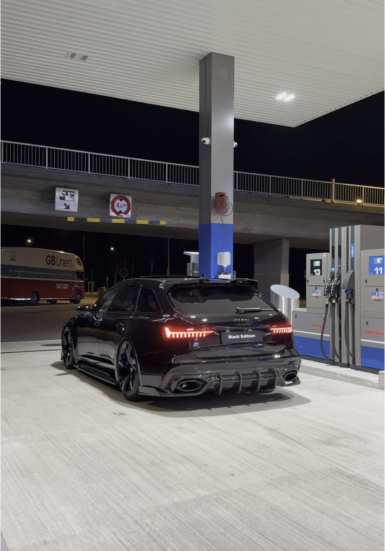 Audi RS🖤🦍 #fy #fypシ #fyp #foryou #zatebestrana #zatebe #audi #rs6 #cars #cartiktok #balkan #switzerland #audisport #quattro 