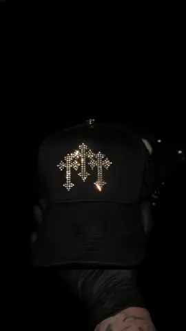 Barbas Hats - Premium Drop CHROME l 🦇 24K ROSE GOLD PLATED AND SWAROVSKIS 🔥 SOLO 1000 PIEZAS EN EL MUNDO 🌍  @El barbas Hats @soyelbarbashats @alanbarbashats  #fyp #viral #trending #explorepage #paratiiiiiiiiiiiiiiiiiiiiiiiiiiiiiii #gorras  #hats #foryou 