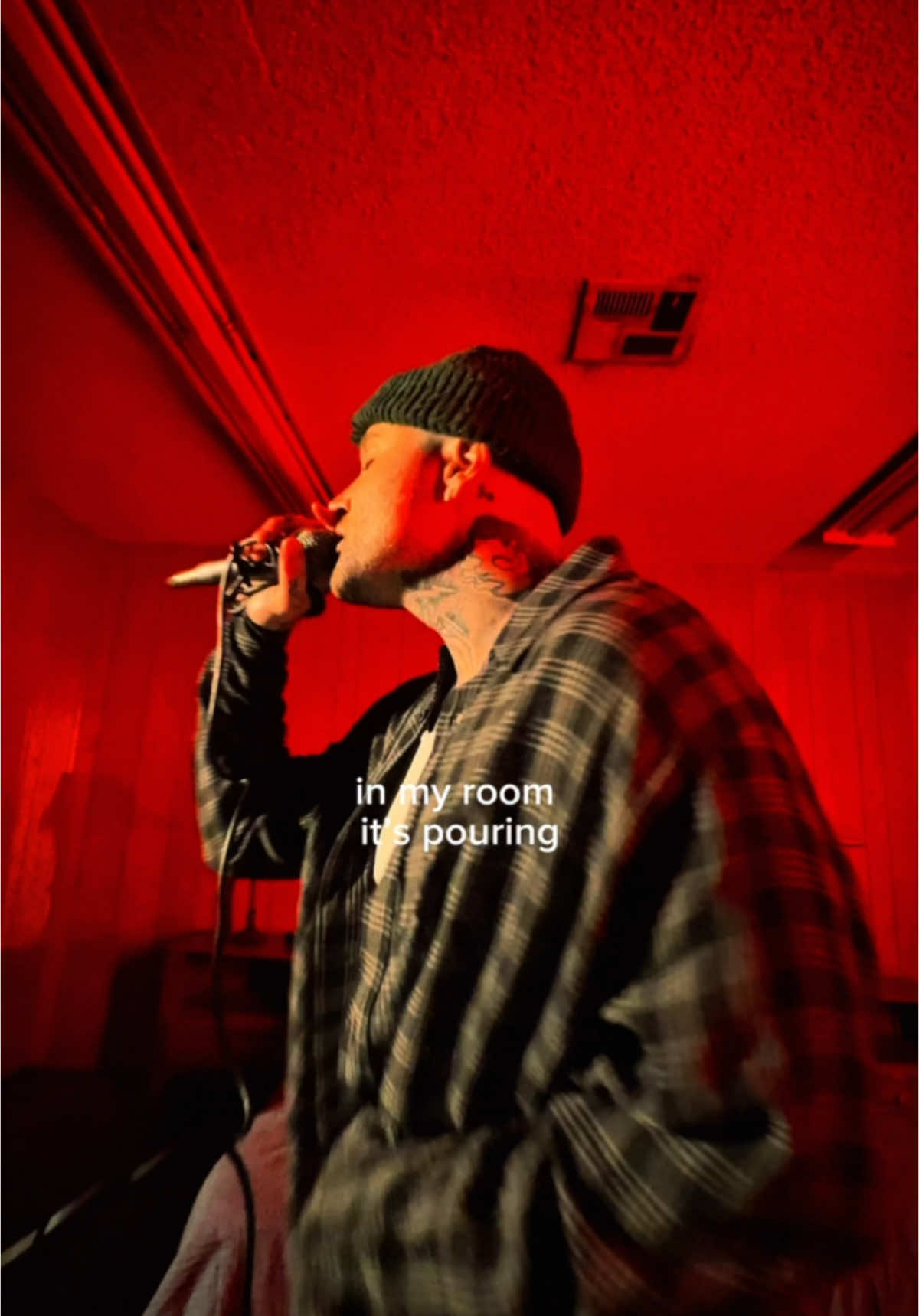 at 6 in the morning from the 7th story  #bennymayne  #alternative  #altgirls  #prettyplease  #originalsong  #emo 