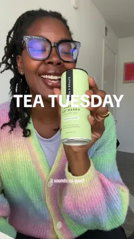 Welcome to #ozisteatuesdays ☕️ starting with an....interesting feature 🙃 guys let me know if i was tripping #matchareview #tea #functionalbeverage #review #matchatok 