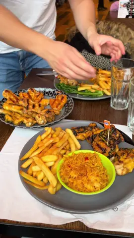 The wing roulette 🥵🫨 #nandos #nandosuk #chickenwings #spicyrice #chickenthighs #periperi #periperichicken #chickenandrice @Nando’s UK & Ireland 