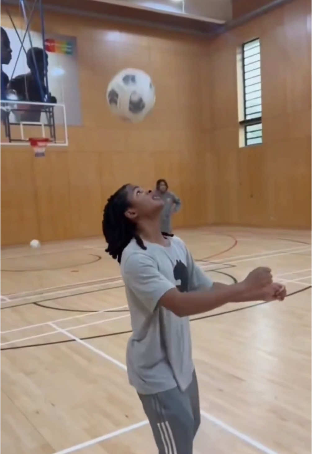 Kinetic’s Nehemiah Skerrett showing us that practice makes perfect 💪📈 #KineticAcademy #Football #FootballAcademy #FootballTraining #Header #FYP  