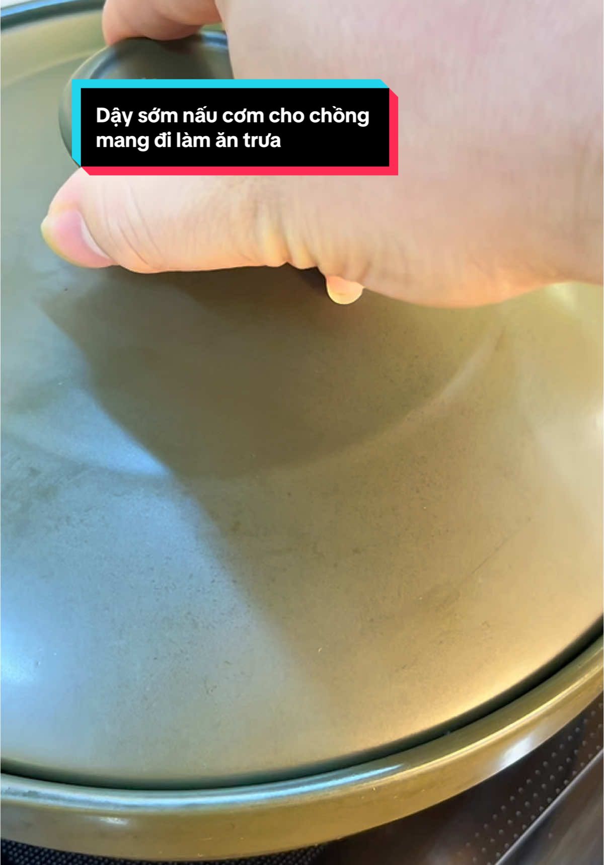 Dậy sớm nấu cơm cho chồng mang đi làm ăn trưa #nhaquynhdam #ancungtiktok #comvanphong 