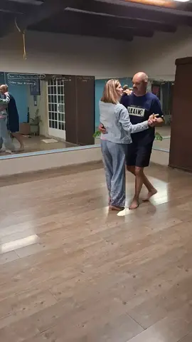 We added 2 new step to Hennie and Miriam's Sokkie tonight 🤩 (You'll notice they dance a 