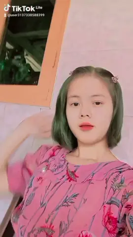 #ဆံပင်ဆေးဆိုးထားတာလာကြွားတာ😁😜 #မင်းအနားပဲရှိမယ်ယုံကြည့်တစ်သက်လုံးအတွက် 🥰#မြင်ပါများပီးချစ်ကျွမ်းဝင်အောင်လို့🥰🤭