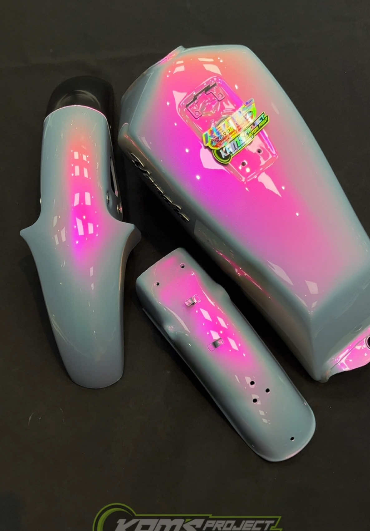 Pemesanan body set RX king baru Original+repaint warna bunglon Pesanan dari bang @uccanhk Sulawesi 🚀🚀 Terima kasih atas kepercayaanya bang🙏🏻 Info pemesanan dan repaint bisa hubungi admin via DM atau WA ya kak 081383239153.Terimakasih🙏🏻😊 #rxking #rxkingindonesia #rxking135 #rxkingmodifikasi #rxkingclub #kams #kamsproject #fyp #fypage #repaint #catvelg 