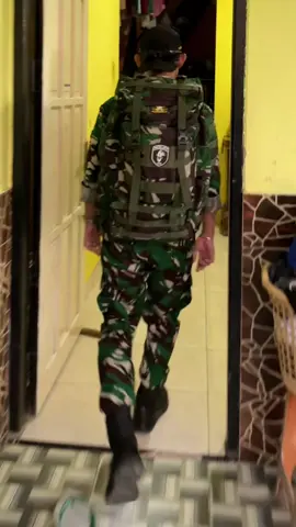 sesibuk apapun kerjaanmu tetaplah jumpai ibu mu dirumah, karena ibumu yang selalu mendoakan mu disana #fypシ゚viral #fypage #masukberanda #masukfyp #fyppppppppppppppppppppppp #tentara #tentaraindonesia #prajurittni #xyzbca #bugispride🏝️🔥 