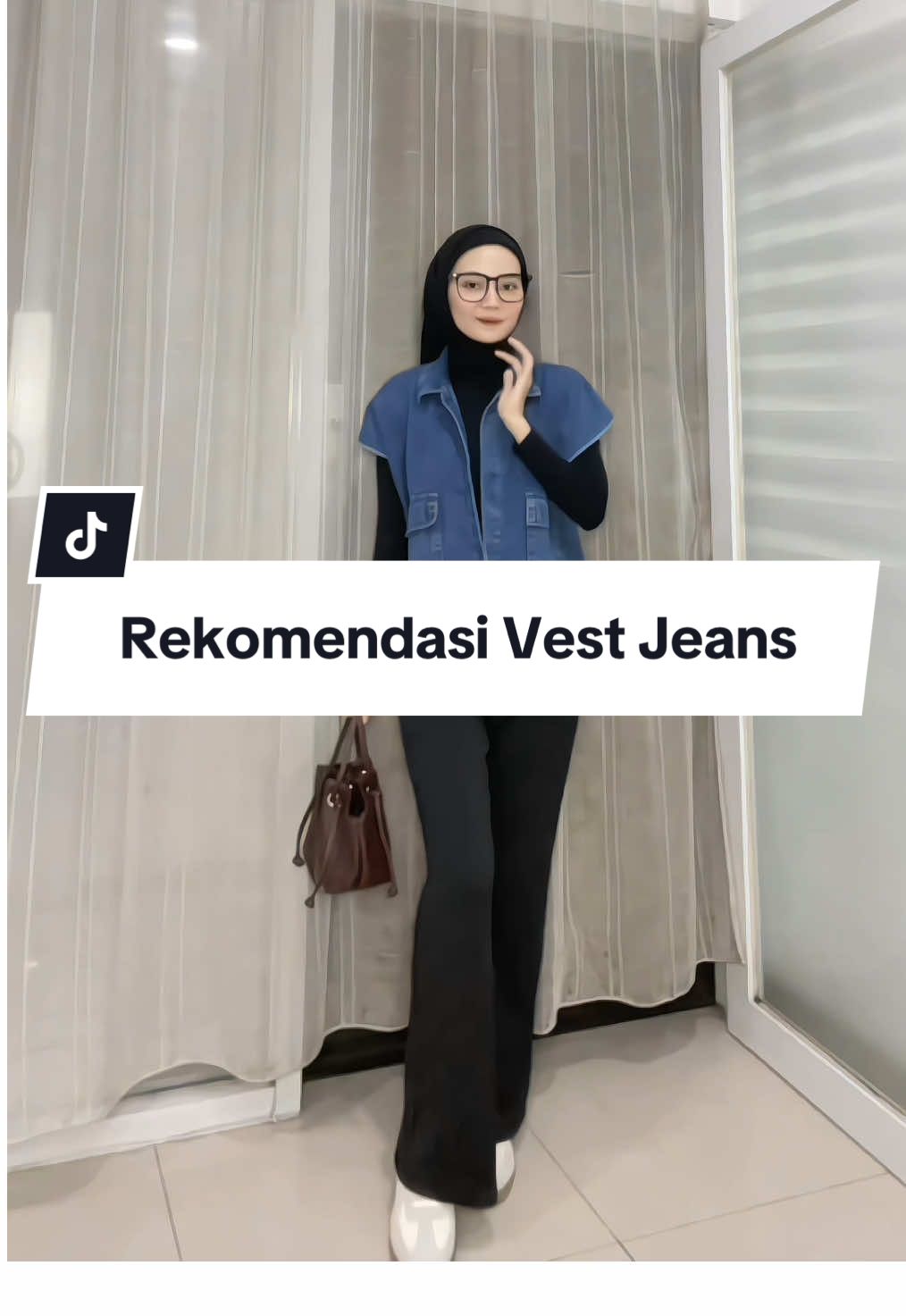 Vest jeans dari @ichaandenishop ✨ #rekomendasioutfit #outfitideas #vestjeans