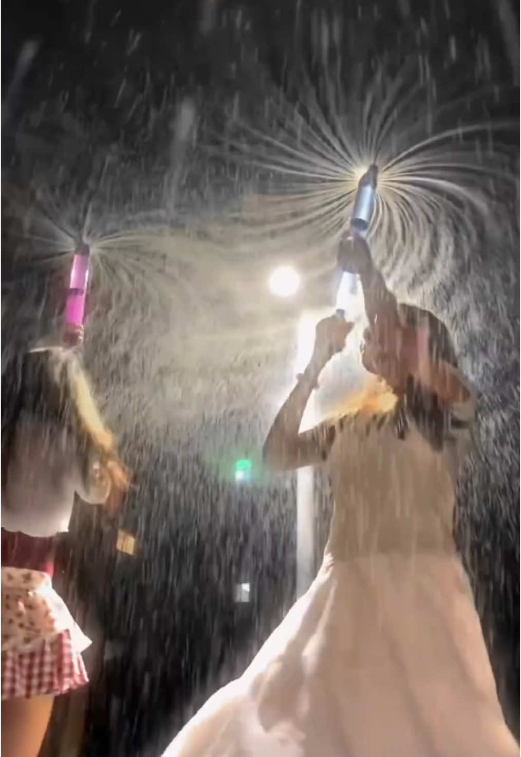 #Fireworks water gun#Outdoor toys#Playing with water toys#Romantic atmosphere#The joy of a bottle of water