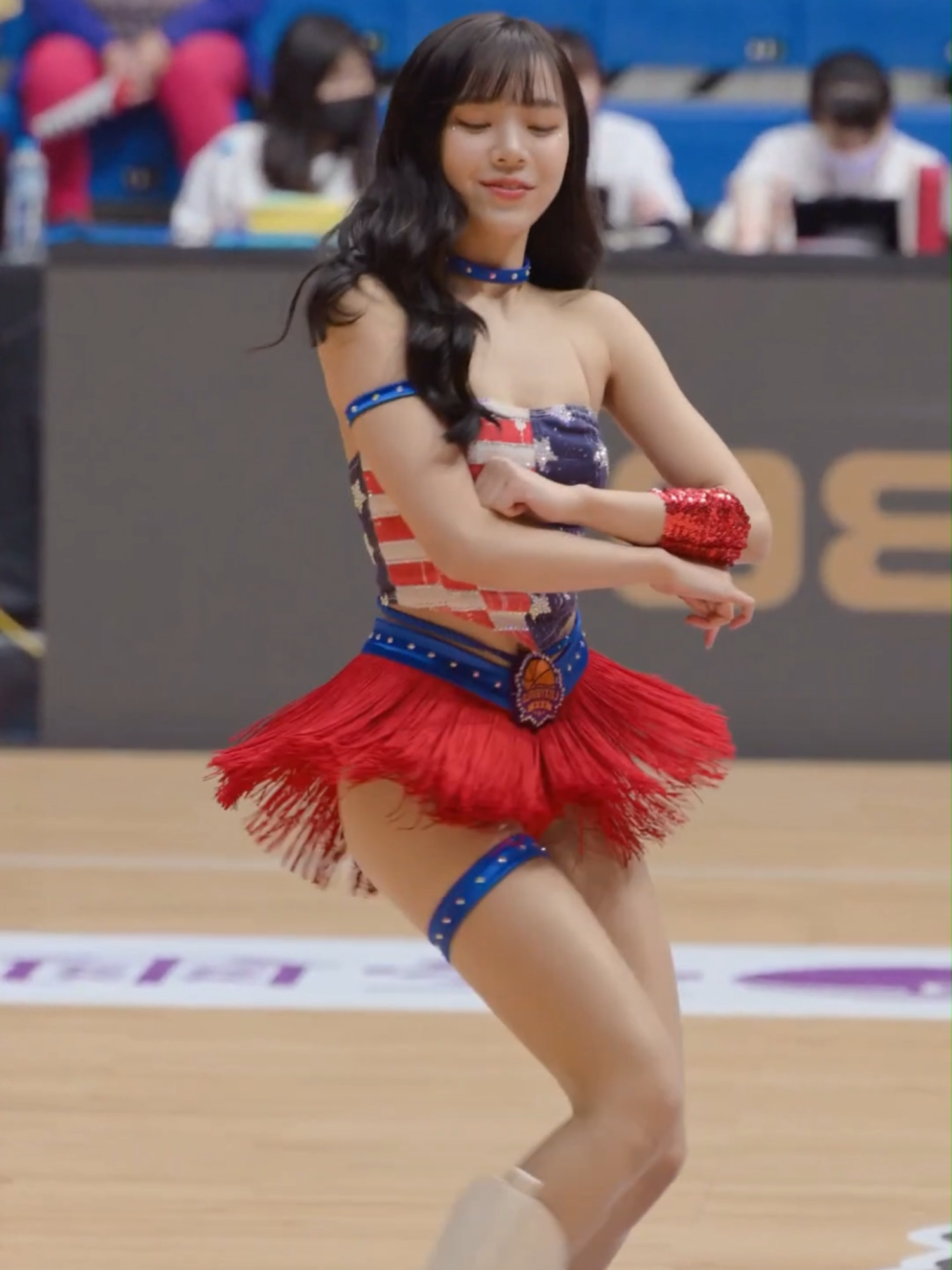 BasketballCheerleaders! #台湾チア#DancePerformance#Dance#asiancheerleader#basketball#chinesecheerleaders#taiwancheerleader#chinacheergirl#asiancheerleaderbasketballdistractiontwirl#chinatiktok#chinastreetstyle#chinastyle#basketball@yiku.sports