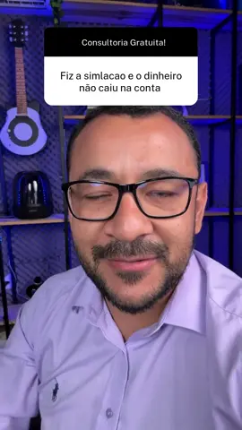 Sabia que seu próprio salário pode te ajudar a conseguir um empréstimo mais barato? 💰 Se você é CLT, tem a possibilidade de contratar um crédito consignado com juros bem menores do que os de um empréstimo pessoal comum! Isso acontece porque o banco tem mais garantia de que vai receber o pagamento, já que as parcelas são descontadas diretamente da sua folha de pagamento. Mas cuidado! Existem pontos importantes a serem analisados antes de contratar. Te explico tudo no vídeo! 🚀📊 #EducaçãoFinanceira #CréditoConsignado