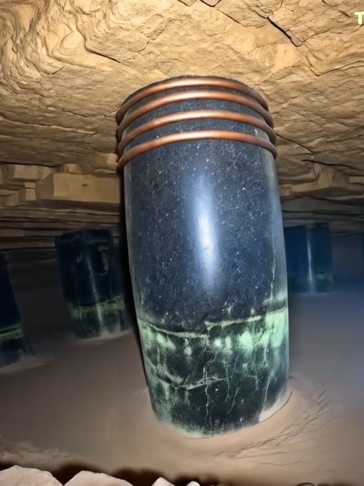 Exploring Newly Discovered Structures Beneath the Pyramid of Khafre #pyramid  #ancient  #lostcivilizations  #archaeology  #mystery  #ancienttechnology  #pyramids   #ancientcivilizations  #explore #ancienthistory 