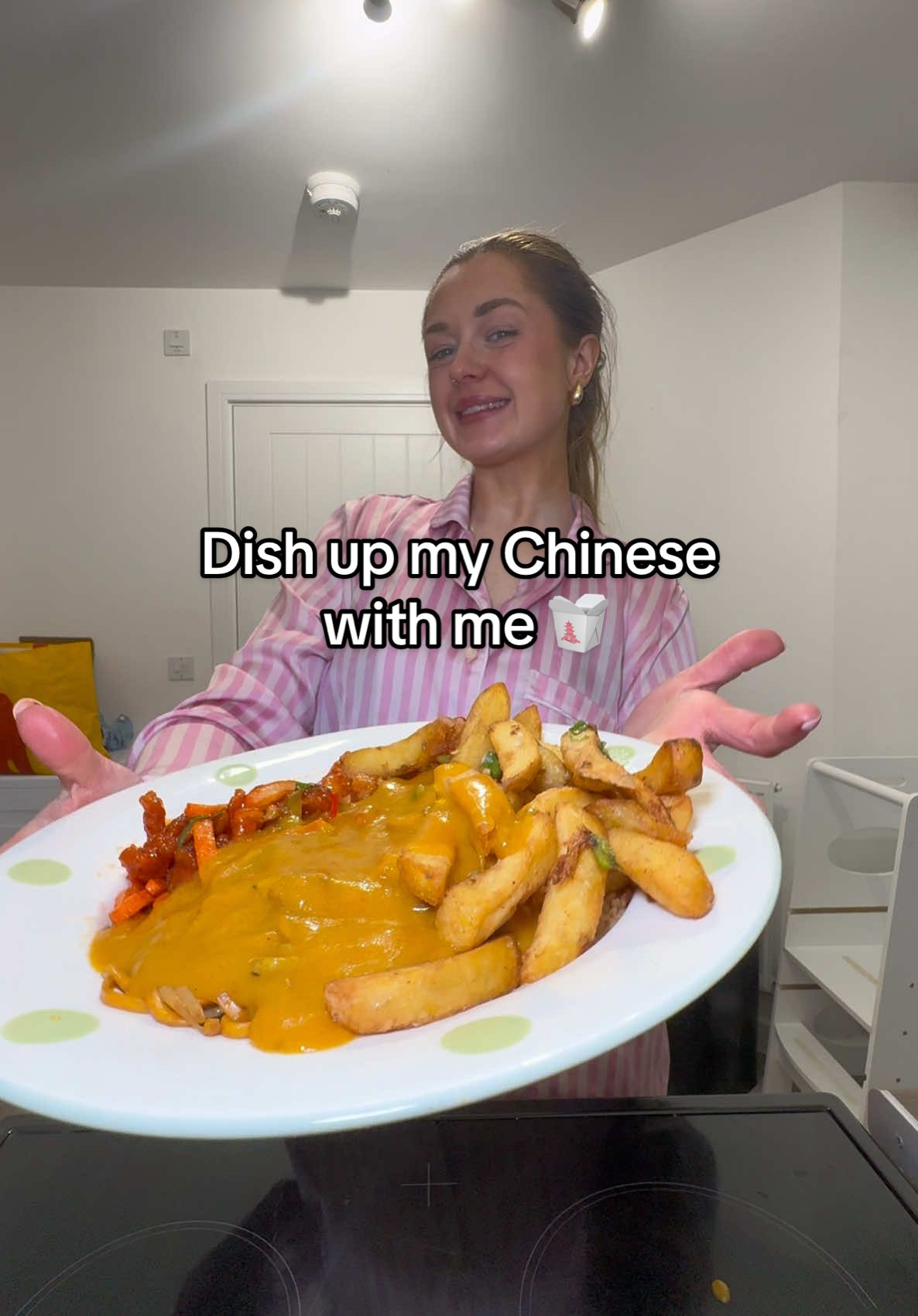 Dish up my Chinese takeaway with me 🥡 #dishupdinner #chinesefood #chinesetakeaway #takeawayfood #dishup #plateup #dishupwithme #takeawaynight #whatiate #whatieat #fooddiary #foodvlog #foodvlogs #dinnerwithme #dinnertok 