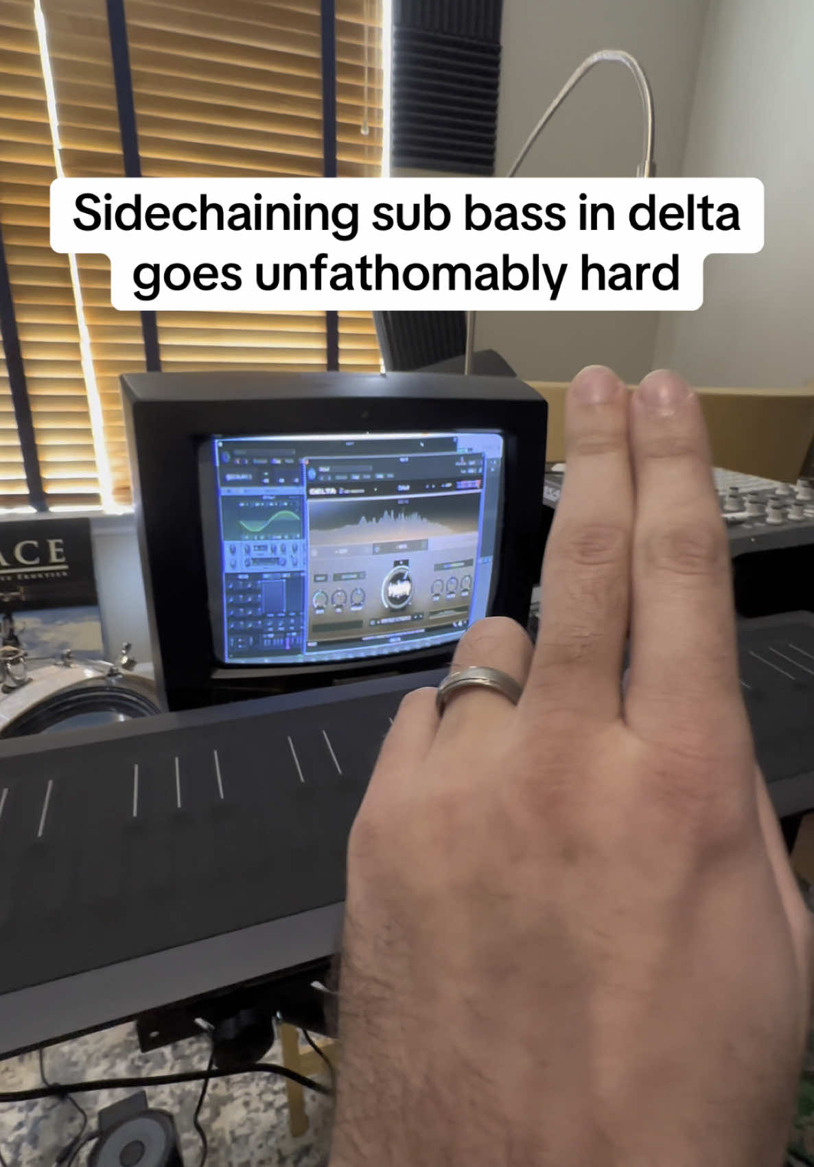 This has to be some form of dark magic #musicproducer #sounddesign #synthesizer #synthtok  