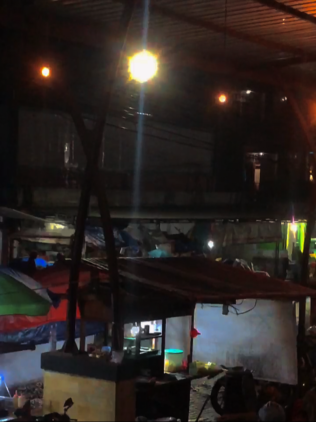 lagu horor#liriklagu #liriklagujawa #lyrics #demikoe#fyp 