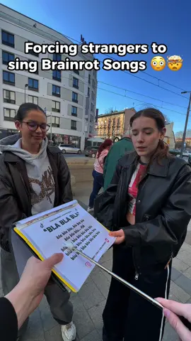 I forced some Skibidi girl to sing brainrot 🤭 #fyp #publicprank #brainrot 