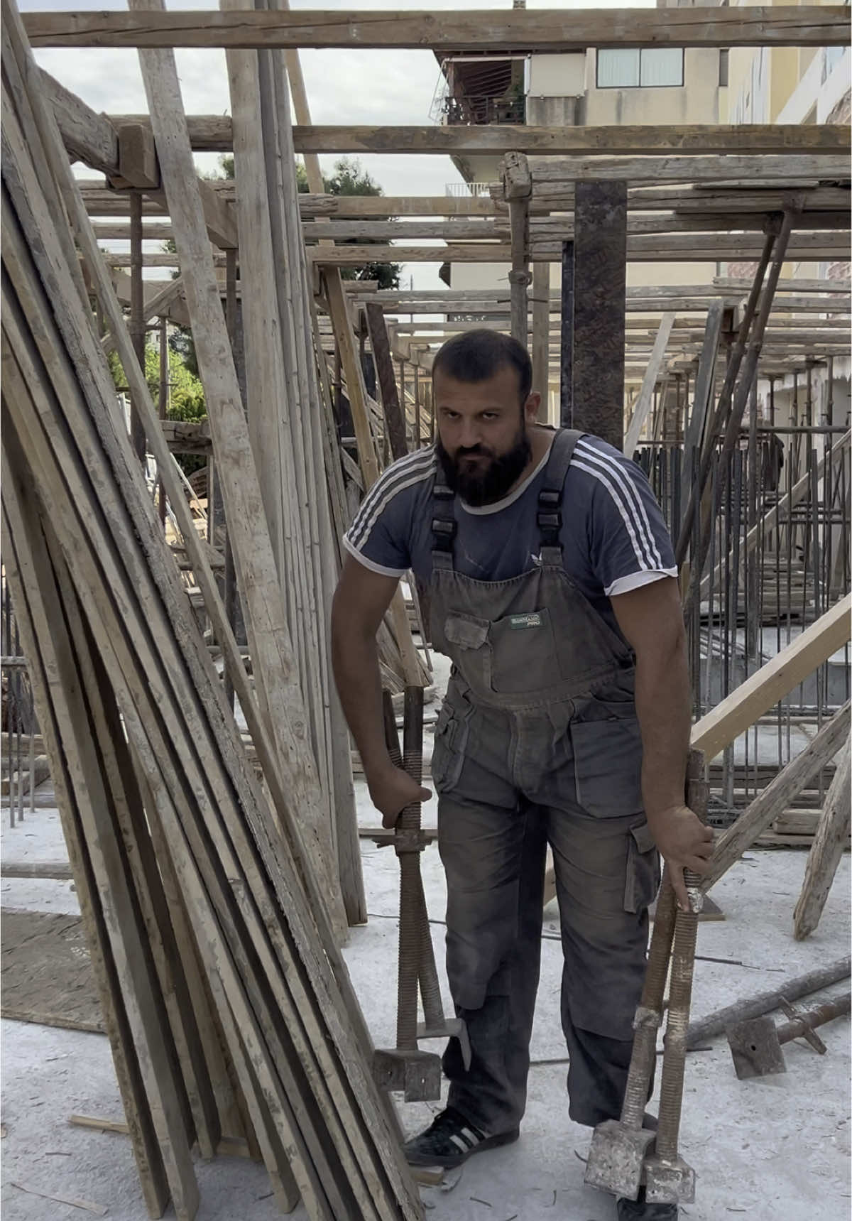 Την ακούτε και εσείς αυτήν την φωνή?😂 #fy #fyp #οικοδομη #funny #fun 