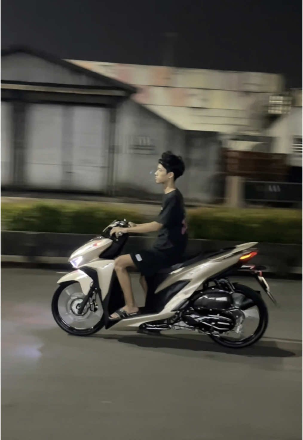 cape dibilang copot tps padahal jelas jelas copot spion 😅 #vavarioan #ogahjinjit #armluster #helikopterdarat #variolednew #varionistyindonesia #seruinramadhan #trendtiktok #maticshine💫 