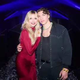 Endlich L.A.!
 In der Stadt der Stars laufen die Boys heute in ganz besonderen Denim-Kreationen ✨🌴👖
 Aber bevor es auf den Runway geht, gibt es erstmal jede Menge Castings! 🚀
 #GNTM2025 @Elias Becker #ad