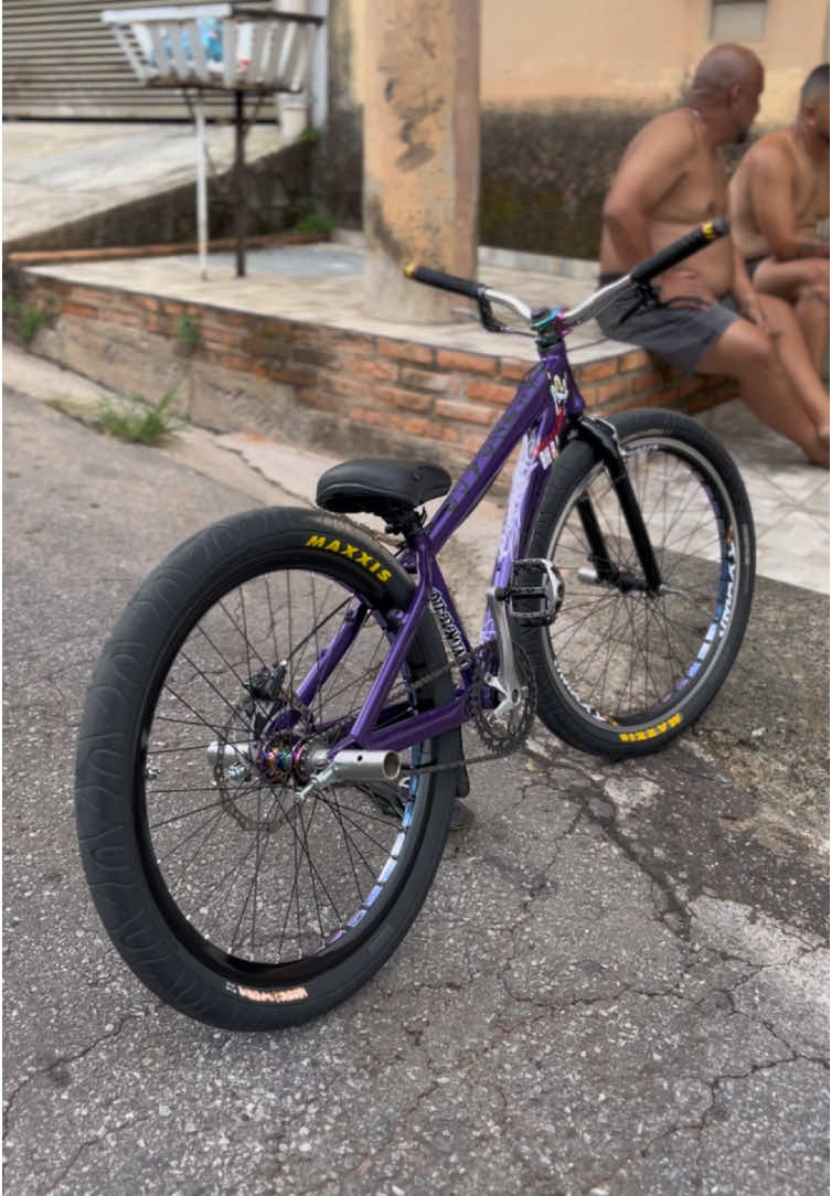 A 00 🤯💜 #gios #giosoficial #roxinha💜 #tik_tok #244naoécrime #bike #244original #graudebike #grau #spitze #viralvideos #videostiktok #bikevideo #viralbikevideo #mundobiker #explore 