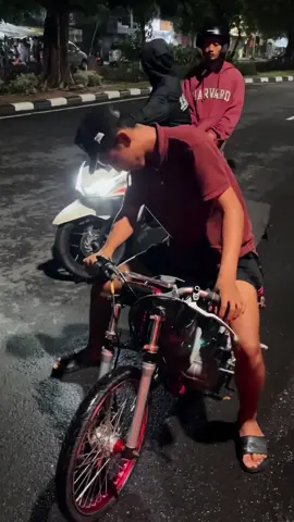 After rain🥶 #herexjatim #glkotak #gltrondol #fyp #w9style #xybca #viral 