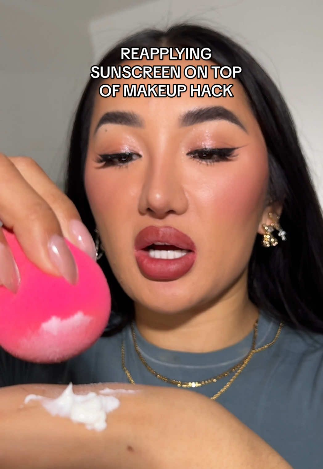 ad The ONLY way I’m reapplying sunscreen from now on! @haruharu wonder airyfit SPF50 glides on without ruining your makeup!  #sunscreenhack #sunscreen