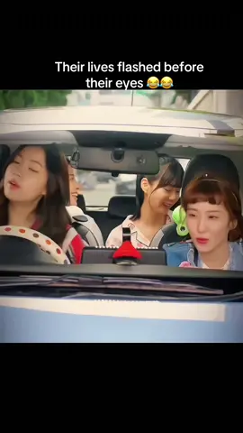 They were so happy getting in the car 😂😂😂 #kdrama #hellomytwenties #ageofyouth #squadgoals #comedy #kdramalover #koreandrama 