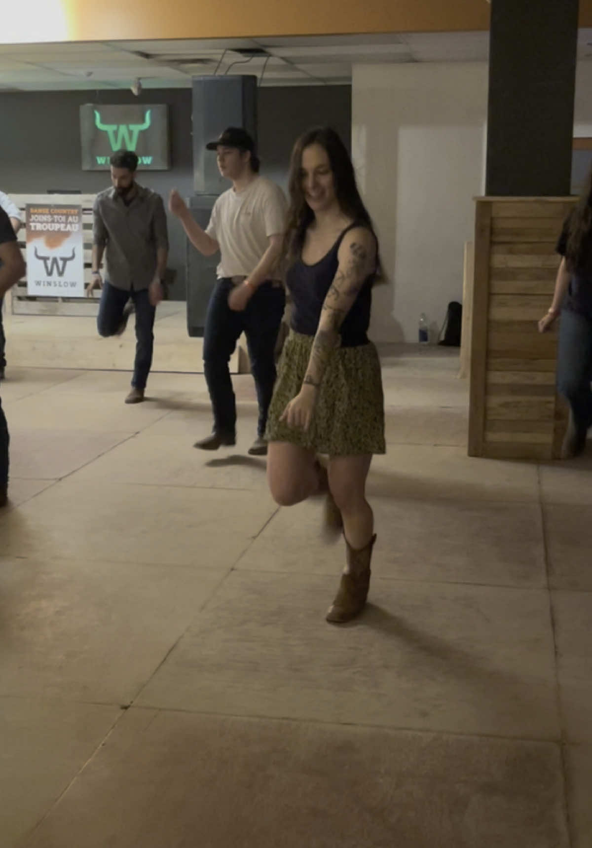 Viiiiiiiibe check ✅ @Eva 🎥@Winslow Dancers #winslowdancers #country #linedance #fyp #danse #vibe #vibechecklinedance 