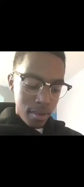 ayo the piSSA hErE Vine