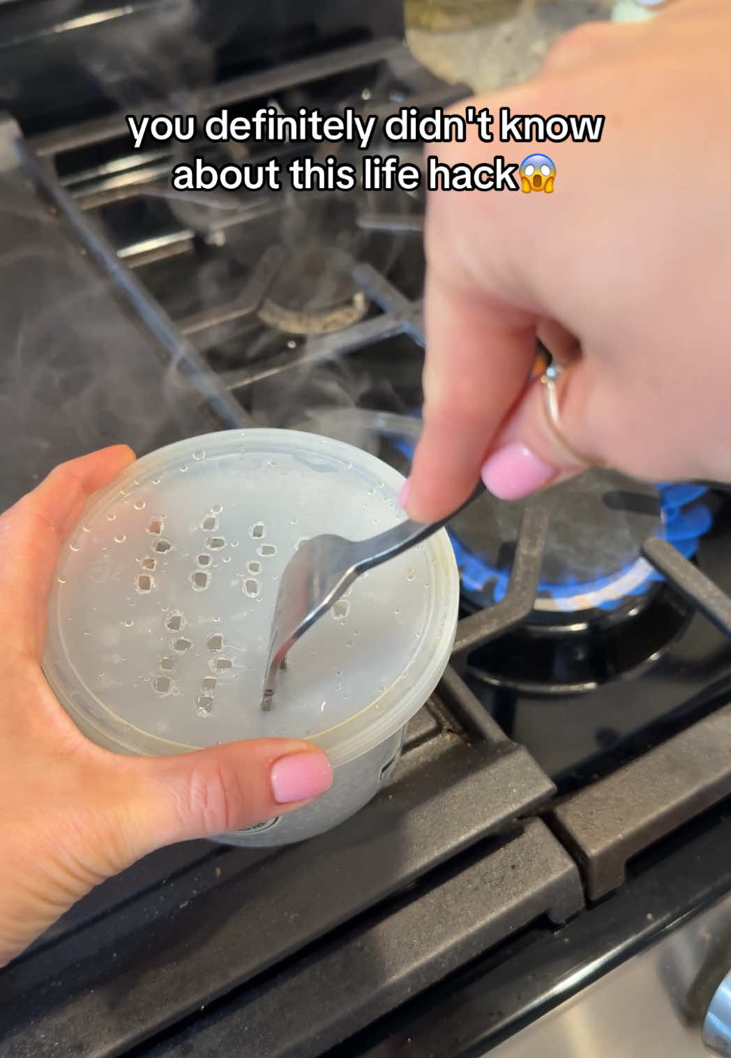 my housekeeper friend taught me this life hack #cleanhack #cleaninghacks #homehacks #cleanhack #cleaningtips 