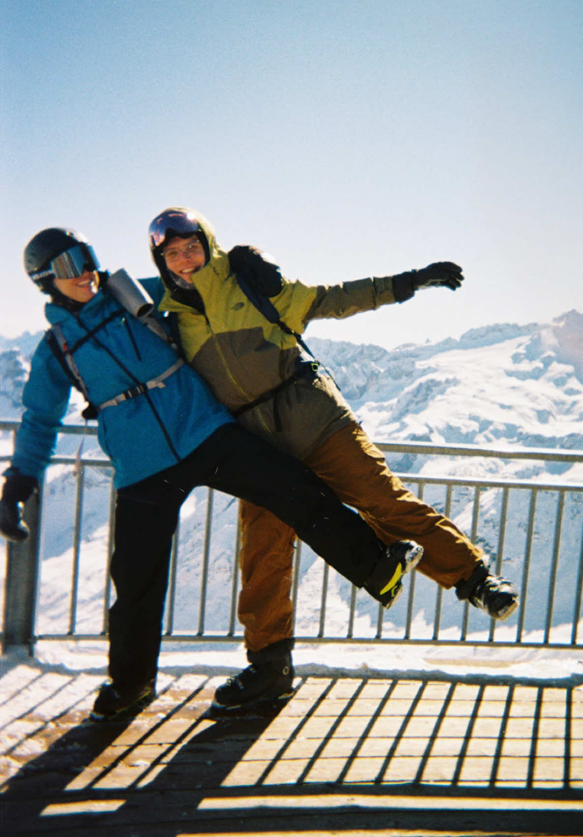 @Therabody on film #TherabodyPartner Therabody kept Hunter and Albert feeling great from first chair to last call.   giving disposable cameras to strangers #lifeonfilm #givingdisposablecamerastostrangers #travel #skiing #skitrip #adventure