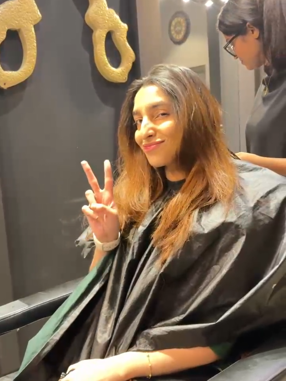 Looking for the perfect Eid look? Our talented stylists are ready to create your dream style. Book your appointment today! #beauty #skincare #facial #hairstyle #hair #defence #karachi #spa #massage #salon #hydrafacial #pedicure #manicure #newyorkerhairstudio #foryou 