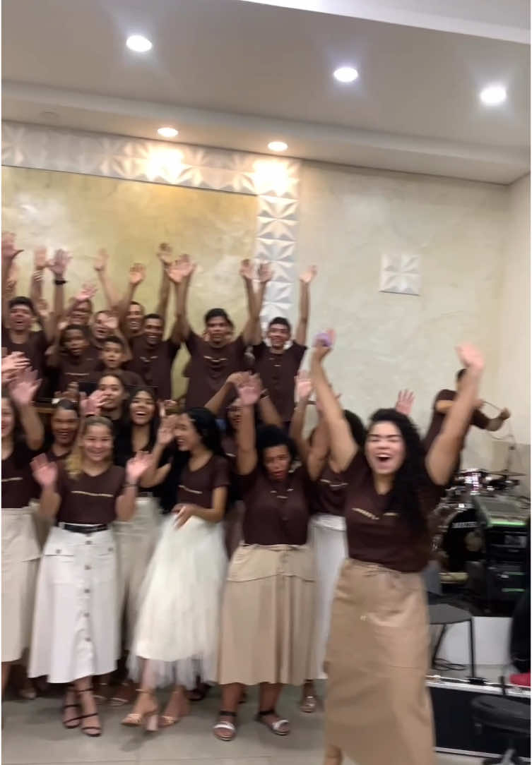 🤎 #transicaochallenge #transitions #louvorgospel #congressodejovens #elevive #jovenscristaos #fyp #vairal #viralditiktok #reelscristao #tiktokcristao #uniformespersonalizados 