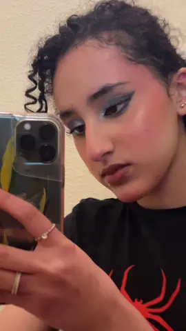 سموكي فضي او ازرق #tutorial #makeup #eyeshadow #smokey #foryou 