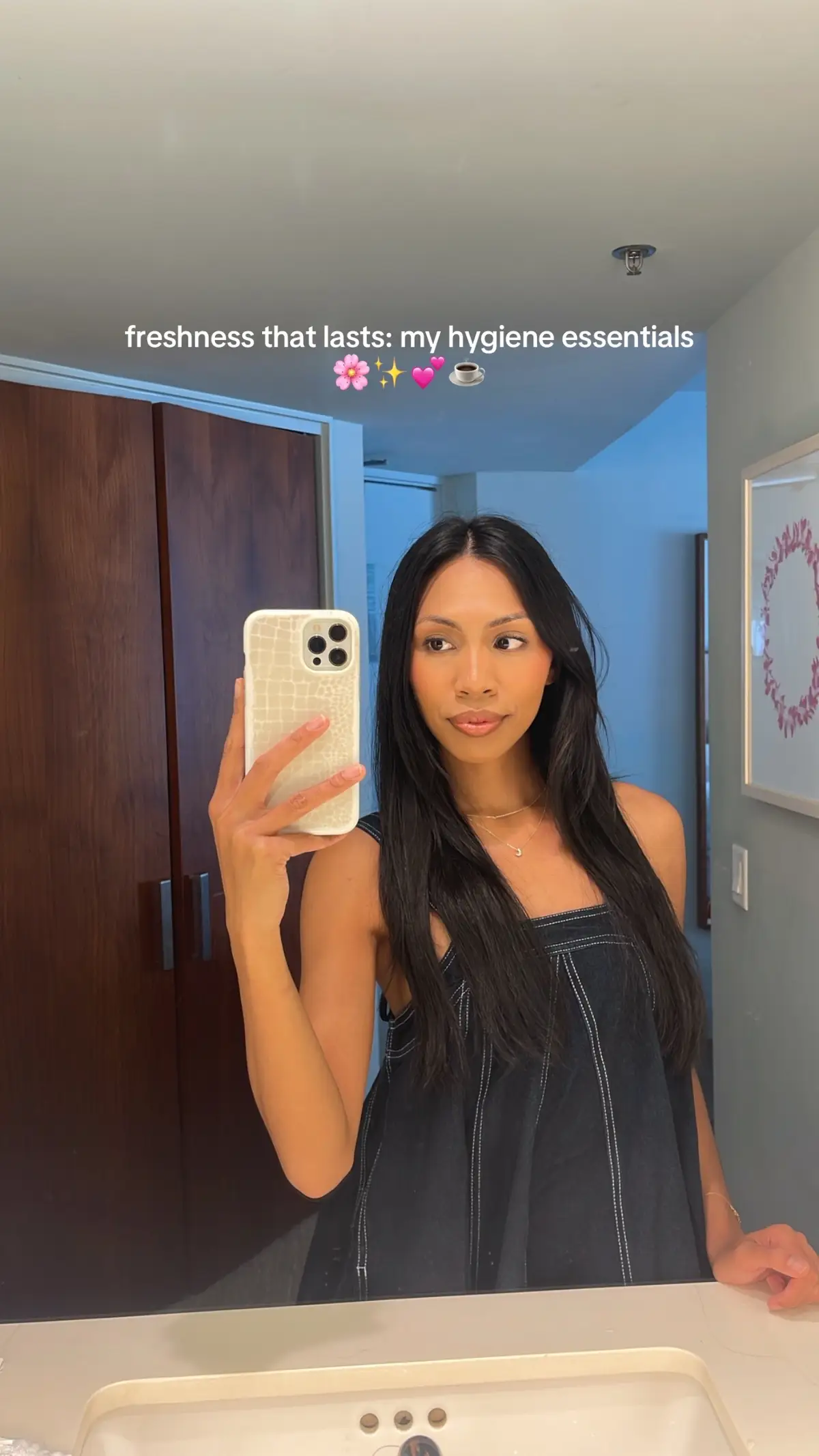 Stay fresh and confident! Inside my daily essentials ✨#beautyproducts #beautymusthaves #skincare #makeup #bodycareroutine 